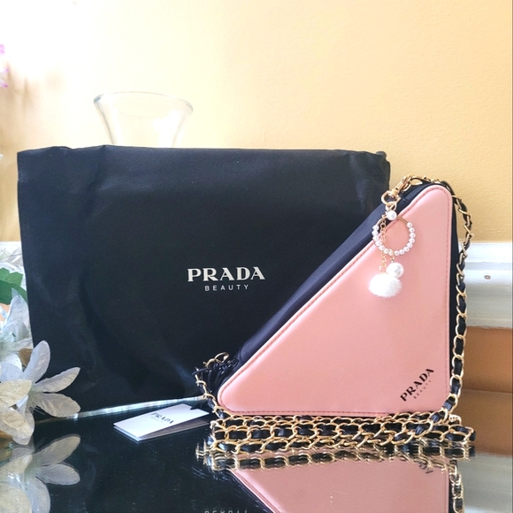 - Prada triangle beauty pouch converted into shoulder bag or cross body - Picture 4 of 14